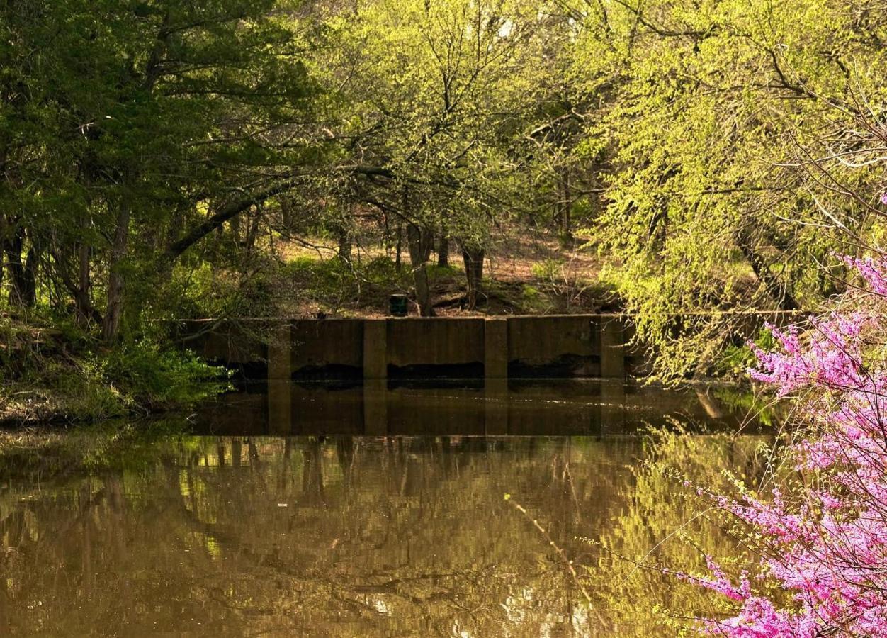 The Monastery At Forest Lake Oklahoma Stadt Exterior foto