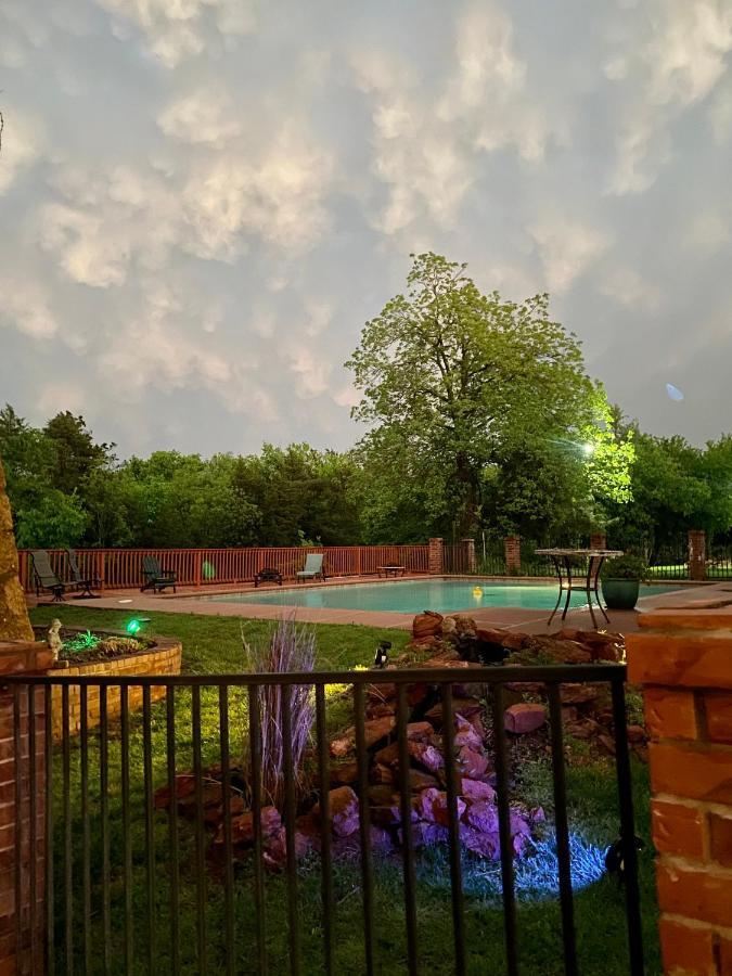 The Monastery At Forest Lake Oklahoma Stadt Exterior foto